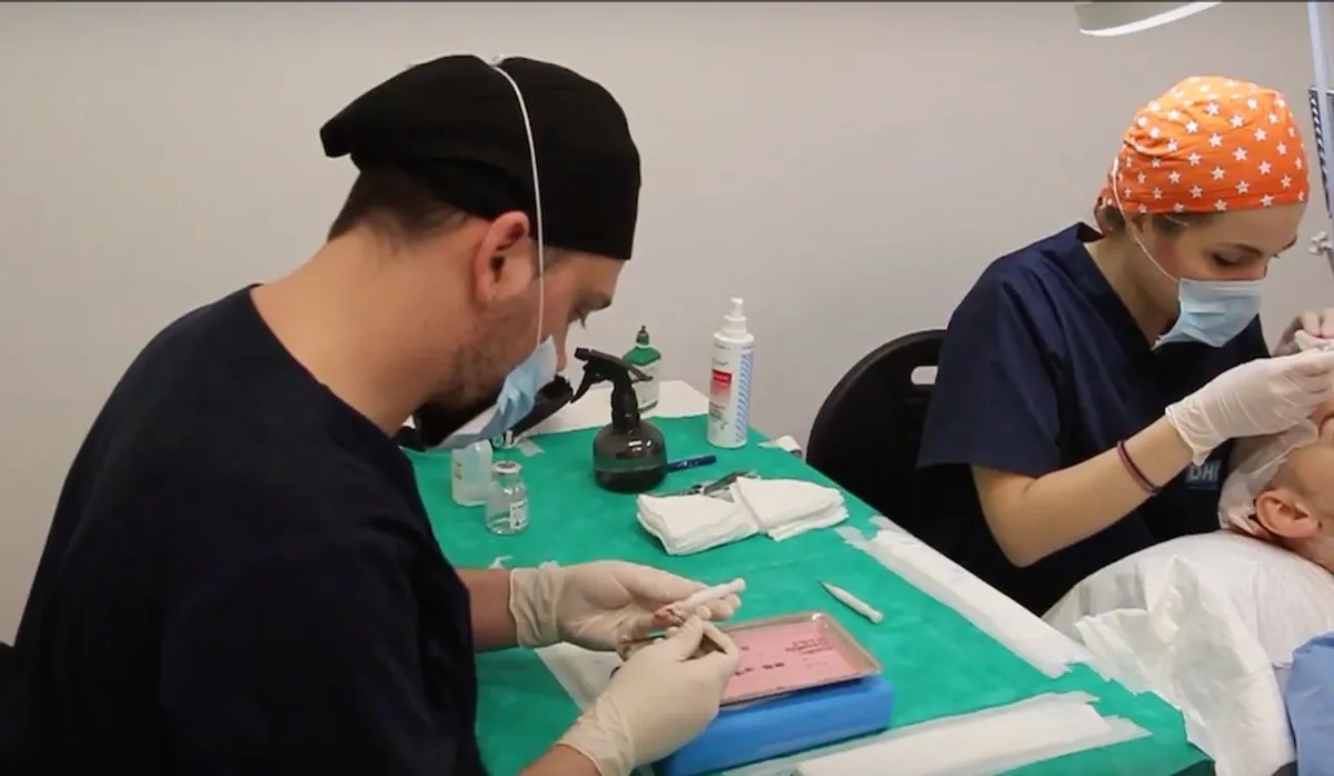 Hair Implant LookClinic clinic 1